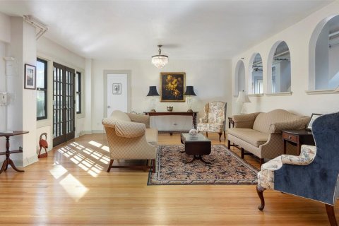 Condo in Saint Petersburg, Florida, 1 bedroom  № 2424221 - photo 19