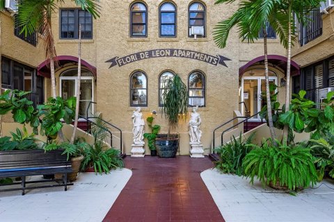 Condo in Saint Petersburg, Florida, 1 bedroom  № 2424221