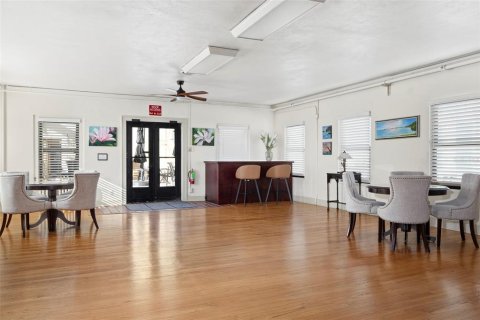 Condo in Saint Petersburg, Florida, 1 bedroom  № 2424221 - photo 24