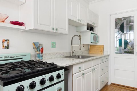 Condo in Saint Petersburg, Florida, 1 bedroom  № 2424221 - photo 6