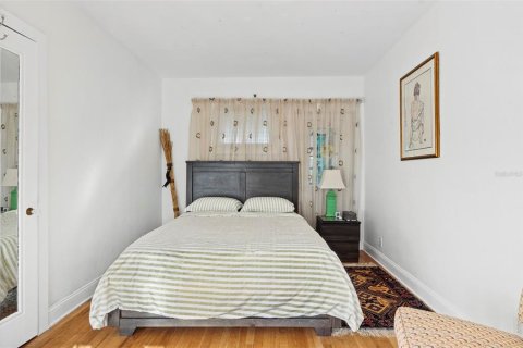 Condo in Saint Petersburg, Florida, 1 bedroom  № 2424221 - photo 10