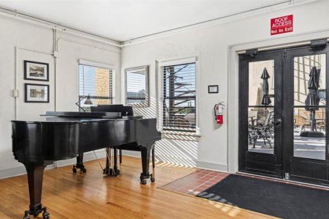 Condo in Saint Petersburg, Florida, 1 bedroom  № 2424221 - photo 22