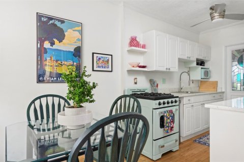 Condo in Saint Petersburg, Florida, 1 bedroom  № 2424221 - photo 5