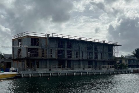 Touwnhouse à vendre à Miami Beach, Floride: 3 chambres, 164.9 m2 № 1934956 - photo 8