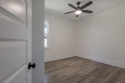 Villa ou maison à vendre à Tampa, Floride: 3 chambres, 173.17 m2 № 2147826 - photo 7