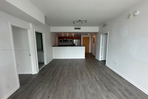 Снять в аренду кондоминиум в Майами, Флорида 2 спальни, 86.31м2, № 2256611 - фото 3
