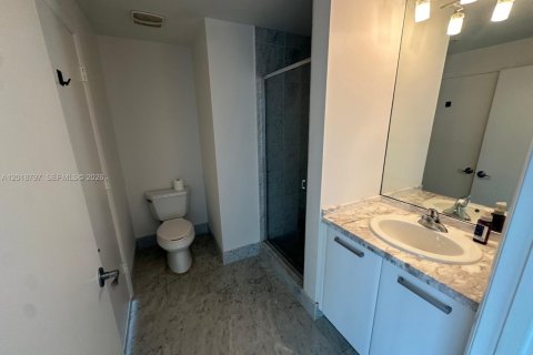 Снять в аренду кондоминиум в Майами, Флорида 2 спальни, 86.31м2, № 2256611 - фото 13