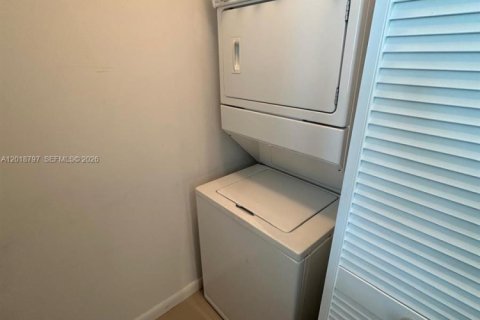 Снять в аренду кондоминиум в Майами, Флорида 2 спальни, 86.31м2, № 2256611 - фото 11