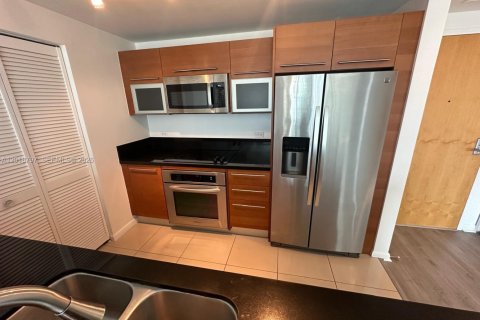 Снять в аренду кондоминиум в Майами, Флорида 2 спальни, 86.31м2, № 2256611 - фото 4