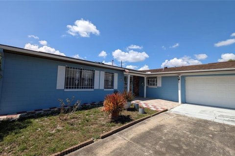 House in Orlando, Florida 4 bedrooms, 189.52 sq.m. № 1885341 - photo 2
