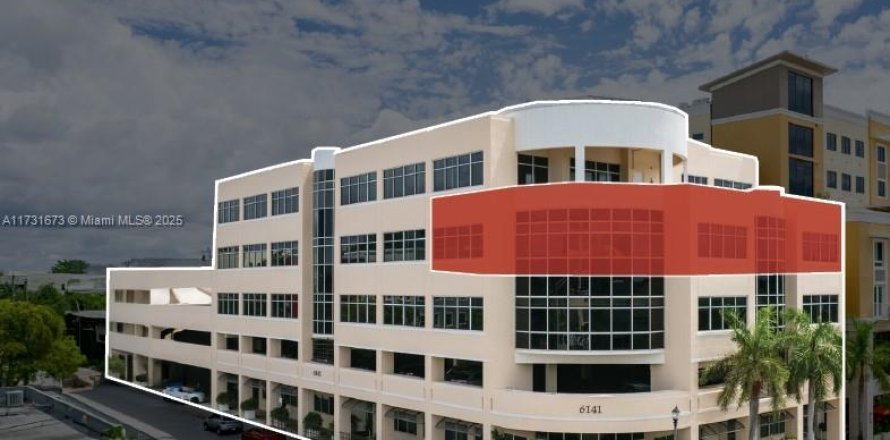 Commercial property in South Miami, Florida № 1763884