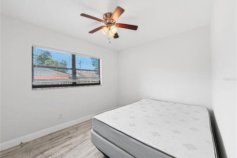 House in Orlando, Florida 3 bedrooms, 98.1 sq.m. № 2376818 - photo 15
