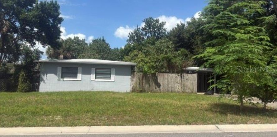 House in Orlando, Florida 3 bedrooms, 98.1 sq.m. № 2376818