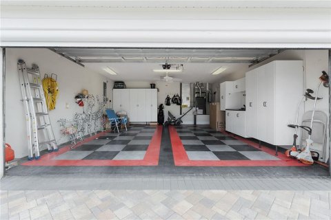 House in The Villages, Florida 3 bedrooms, 176.98 sq.m. № 1341536 - photo 30