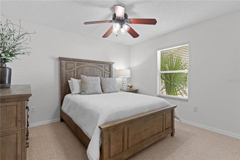 House in The Villages, Florida 3 bedrooms, 176.98 sq.m. № 1341536 - photo 21