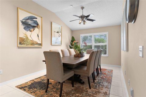 House in The Villages, Florida 3 bedrooms, 176.98 sq.m. № 1341536 - photo 13