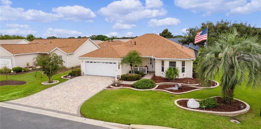 House in The Villages, Florida 3 bedrooms, 176.98 sq.m. № 1341536