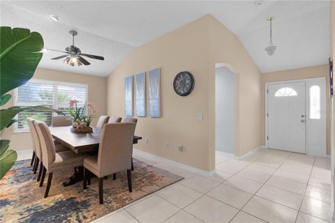 House in The Villages, Florida 3 bedrooms, 176.98 sq.m. № 1341536 - photo 12