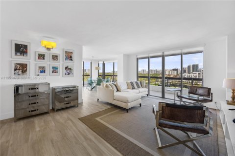 Condo in Aventura, Florida, 2 bedrooms № 2010360 - photo 6