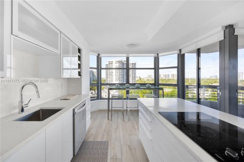 Condo in Aventura, Florida, 2 bedrooms № 2010360 - photo 20