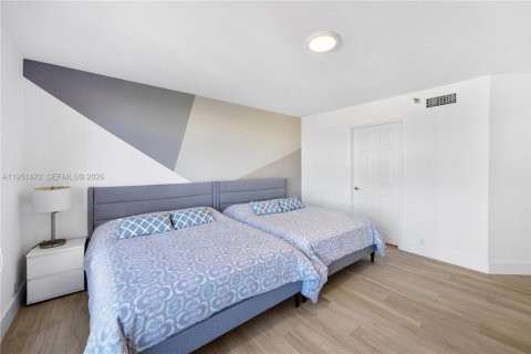 Condo in Aventura, Florida, 2 bedrooms № 2010360 - photo 25