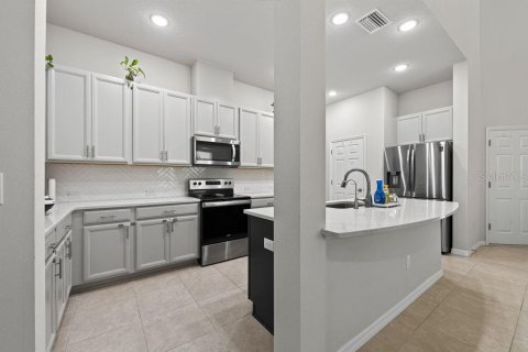 Villa ou maison à vendre à Wesley Chapel, Floride: 4 chambres, 222.22 m2 № 2345671 - photo 2
