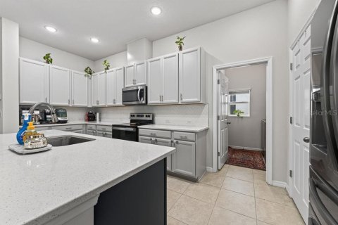 Villa ou maison à vendre à Wesley Chapel, Floride: 4 chambres, 222.22 m2 № 2345671 - photo 8