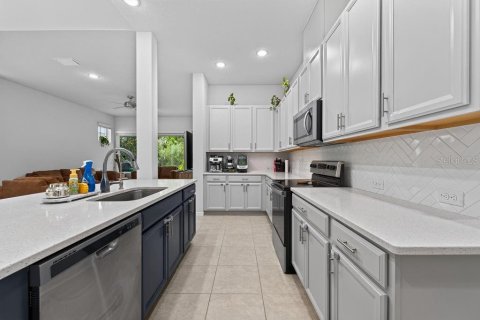 Villa ou maison à vendre à Wesley Chapel, Floride: 4 chambres, 222.22 m2 № 2345671 - photo 6