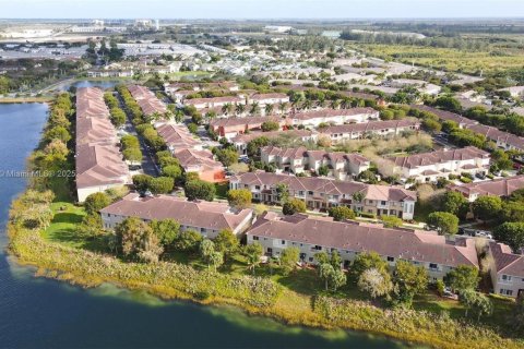 Купить таунхаус в Хомстед, Флорида 4 спальни, 172.8м2, № 1931806 - фото 27