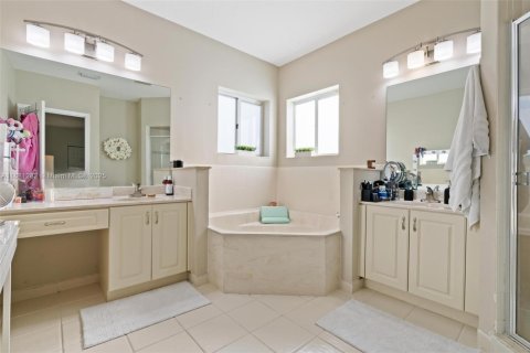 Купить таунхаус в Хомстед, Флорида 4 спальни, 172.8м2, № 1931806 - фото 16