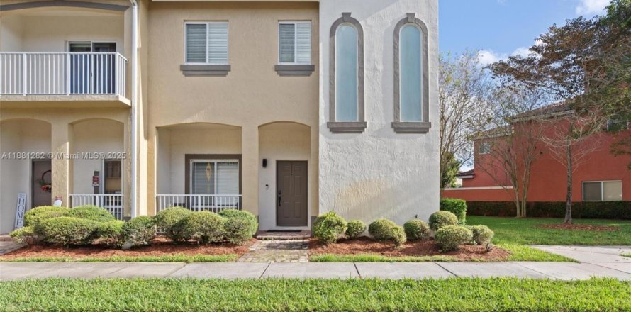 Таунхаус в Хомстед, Флорида 4 спальни, 172.8м2 № 1931806