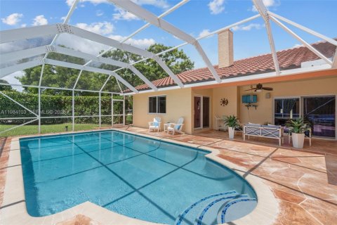 Купить виллу или дом в Корал-Спрингс, Флорида 4 спальни, 224.36м2, № 2048703 - фото 3