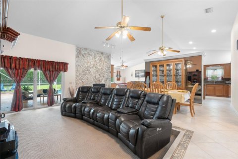 Купить виллу или дом в Корал-Спрингс, Флорида 4 спальни, 224.36м2, № 2048703 - фото 9