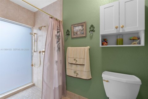 Купить виллу или дом в Корал-Спрингс, Флорида 4 спальни, 224.36м2, № 2048703 - фото 16