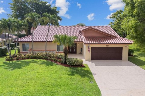 Купить виллу или дом в Корал-Спрингс, Флорида 4 спальни, 224.36м2, № 2048703 - фото 2