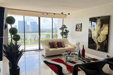 Condominio en venta en Aventura, Florida, 2 dormitorios, 144.93 m2 № 1610884 - foto 5