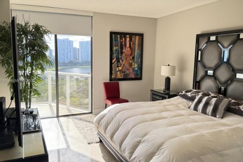 Condominio en venta en Aventura, Florida, 2 dormitorios, 144.93 m2 № 1610884 - foto 13