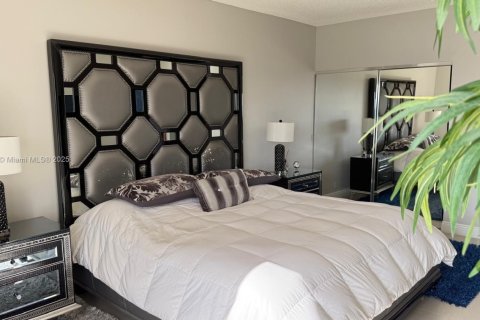 Condominio en venta en Aventura, Florida, 2 dormitorios, 144.93 m2 № 1610884 - foto 14