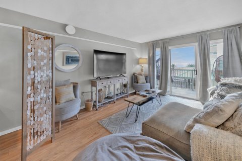 Condominio en venta en Fort Walton Beach, Florida, 44.59 m2 № 559292 - foto 1