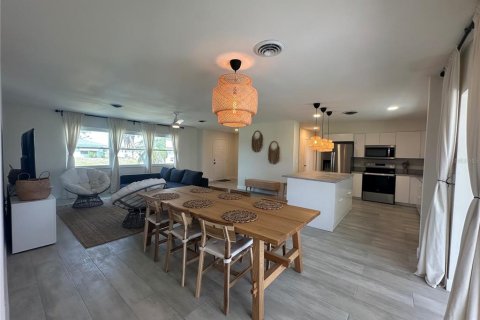 Casa en alquiler en Rotonda, Florida, 2 dormitorios, 134.15 m2 № 1733928 - foto 4