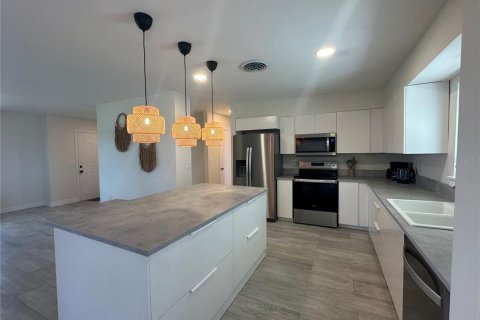 Casa en alquiler en Rotonda, Florida, 2 dormitorios, 134.15 m2 № 1733928 - foto 8