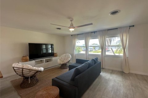 Casa en alquiler en Rotonda, Florida, 2 dormitorios, 134.15 m2 № 1733928 - foto 5