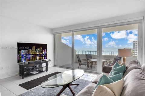 Condo in Key Biscayne, Florida, 1 bedroom  № 1805999 - photo 10