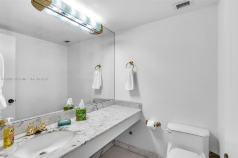 Condo in Key Biscayne, Florida, 1 bedroom  № 1805999 - photo 18
