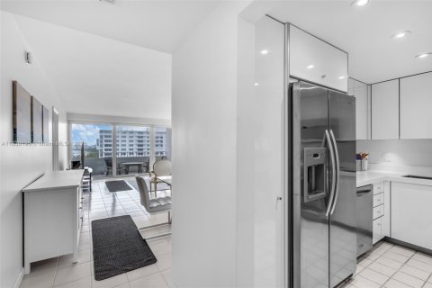 Condo in Key Biscayne, Florida, 1 bedroom  № 1805999 - photo 16