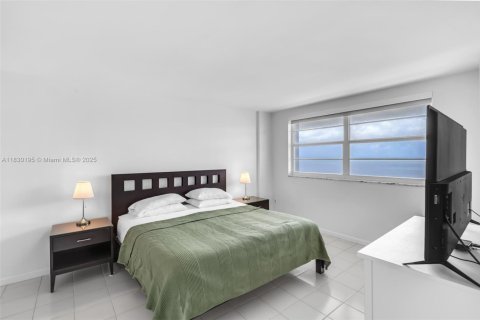 Condo in Key Biscayne, Florida, 1 bedroom  № 1805999 - photo 19