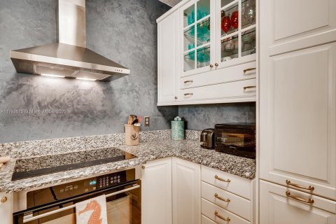 House in Cooper City, Florida 4 bedrooms, 182.65 sq.m. № 1660077 - photo 16