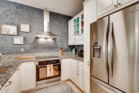 House in Cooper City, Florida 4 bedrooms, 182.65 sq.m. № 1660077 - photo 17