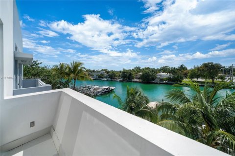 Condominio en venta en Miami Beach, Florida, 4 dormitorios, 350.33 m2 № 1868583 - foto 16