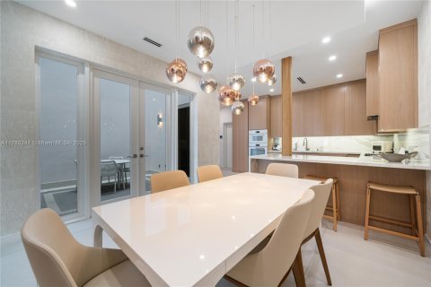 Condominio en venta en Miami Beach, Florida, 4 dormitorios, 350.33 m2 № 1868583 - foto 9